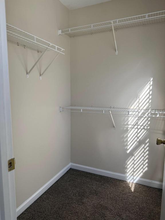 Building Photo - 6647 Sunset Park