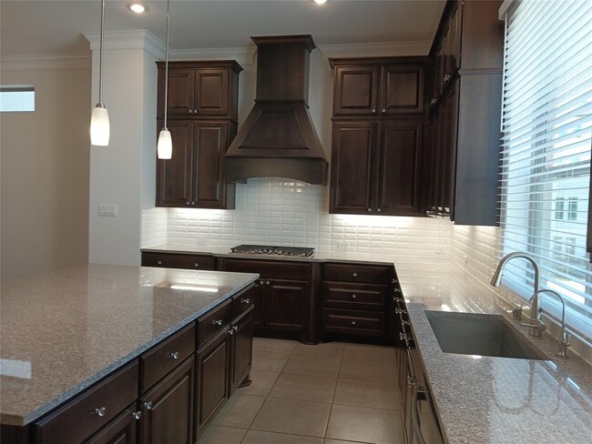 Building Photo - 3611 Somerset York Ln