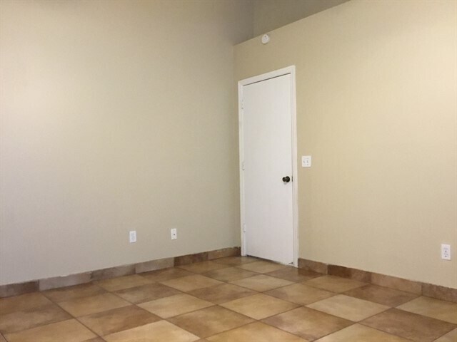 Building Photo - 10122 Richardson Ct