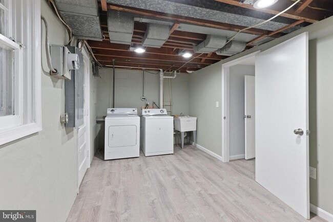 Building Photo - 1667 Hardwick Rd