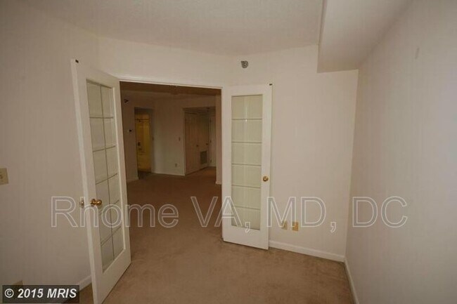 Building Photo - 2400 Clarendon Blvd