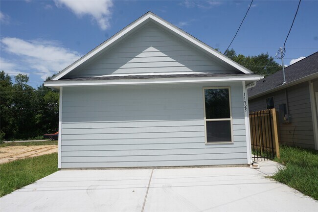 Primary Photo - 11925 Nelwood St
