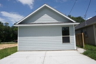 Building Photo - 11925 Nelwood St