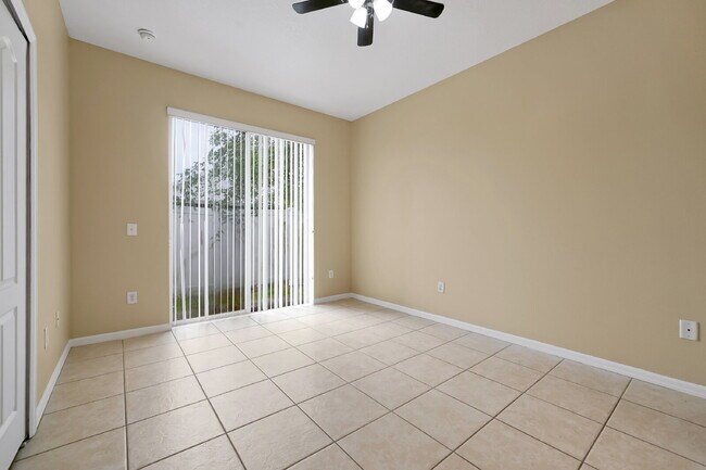 Building Photo - "Charming 3-Bed, 2-Bath Condo Oasis in Orlando – 1,000 Sq Ft of Comfort!"