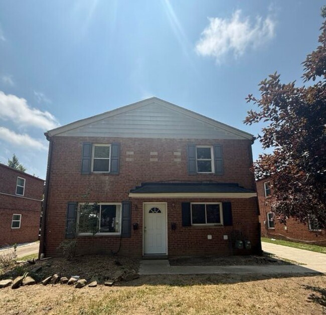 Building Photo - 21070 Crystal Ave