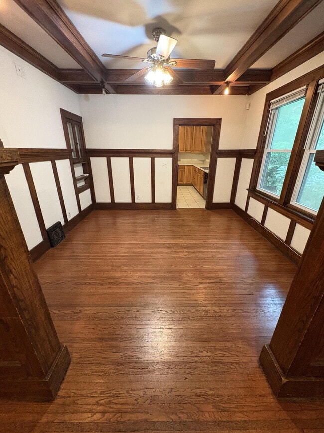 Building Photo - 4 Bed House Available!