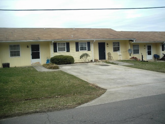 Primary Photo - Reynolds Townhomes