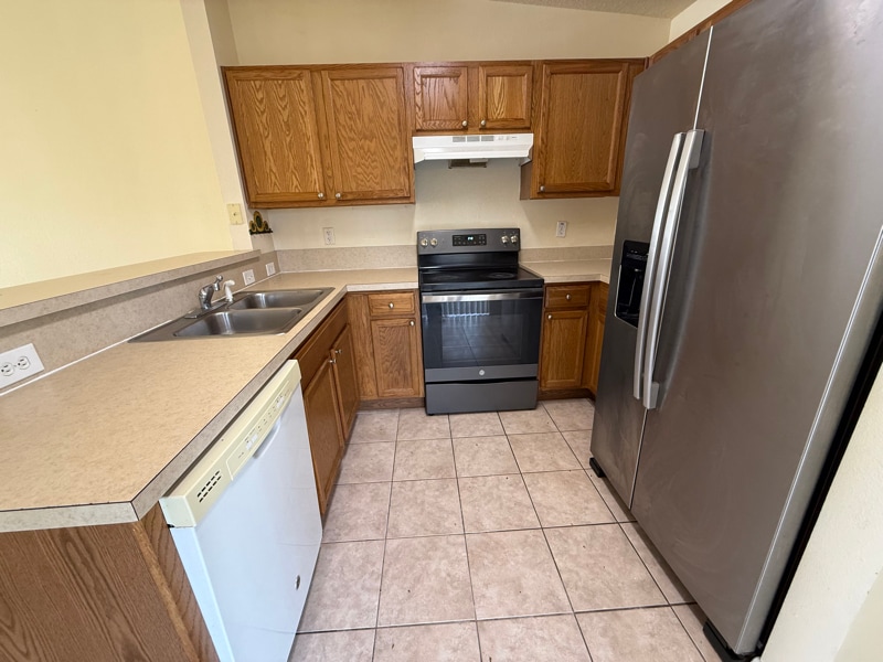 Building Photo - 731 Squirrel Ct