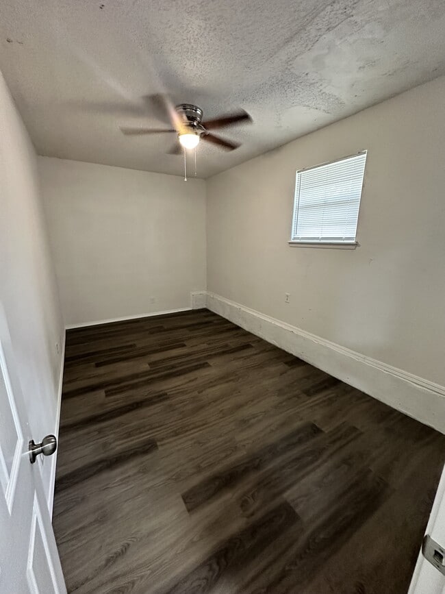 Building Photo - 1100 SW 81st St