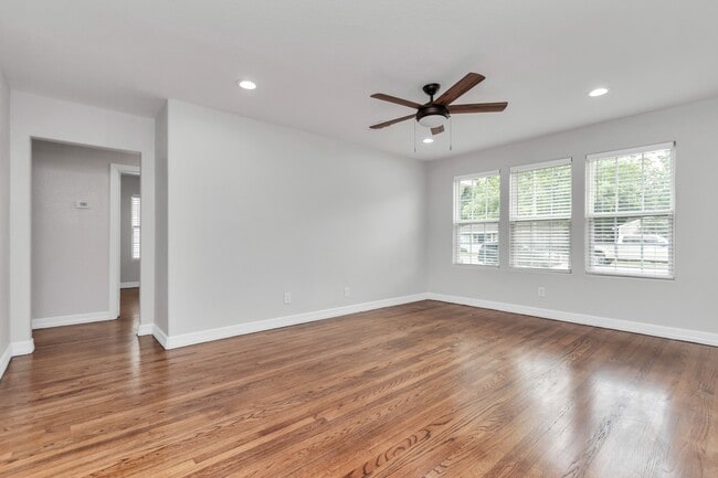 Building Photo - 1709 S Park