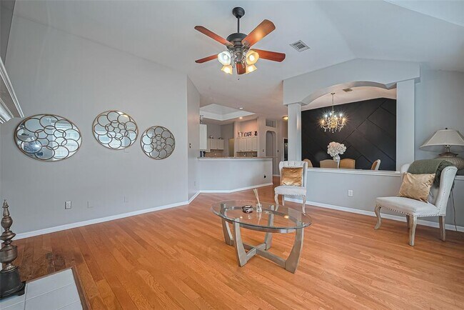 Building Photo - 4502 Twin Elm Dr