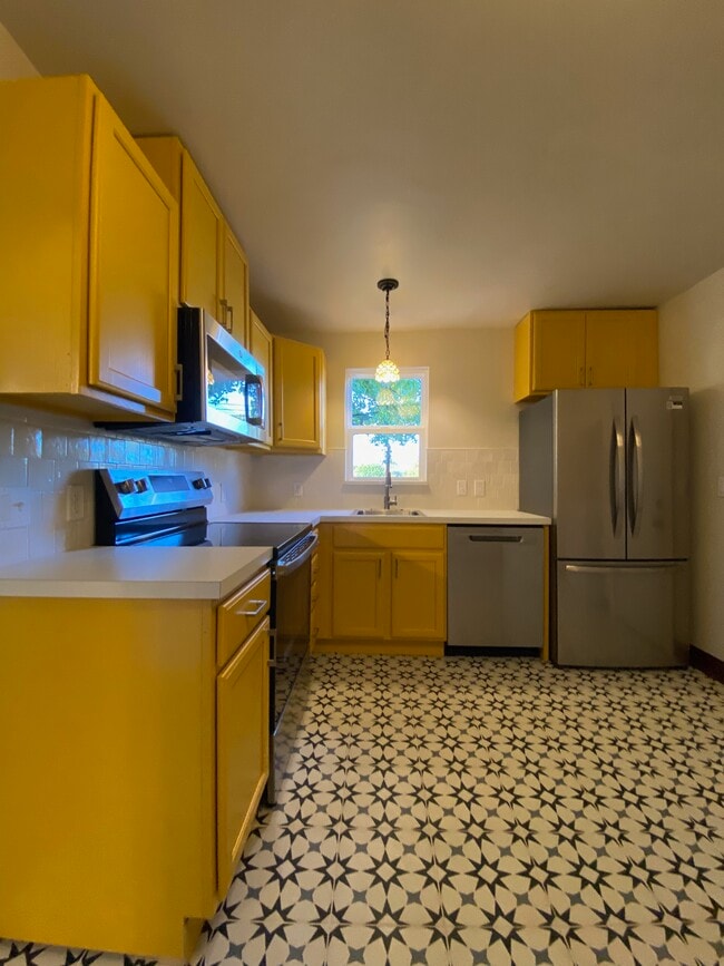 Building Photo - 604 W Worley St