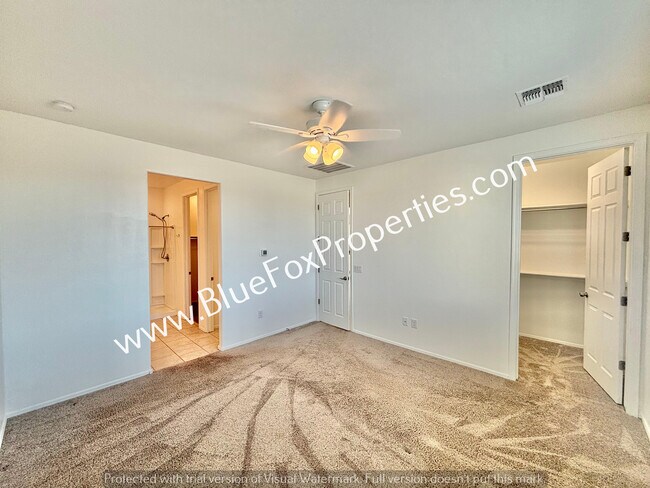 Building Photo - 21479 E Treasure Rd