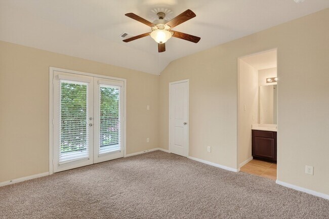Building Photo - 13302 Hidden Valley Dr