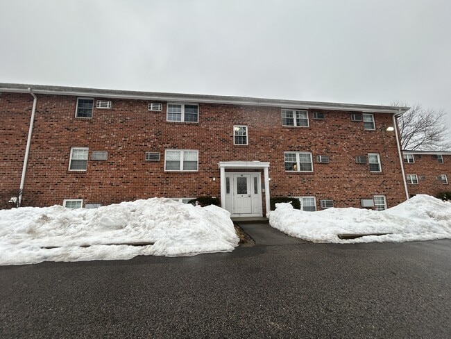 Building Photo - 89 Pleasant St