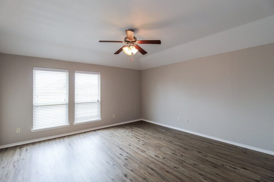 Building Photo - 1813 Cedar Wood Trail
