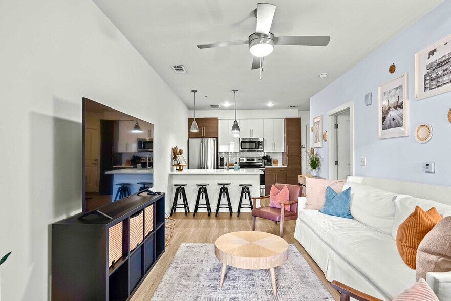 Building Photo - 455 14th St NW