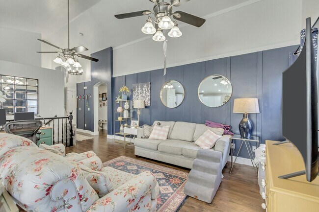 Building Photo - 1105 S 1420 E