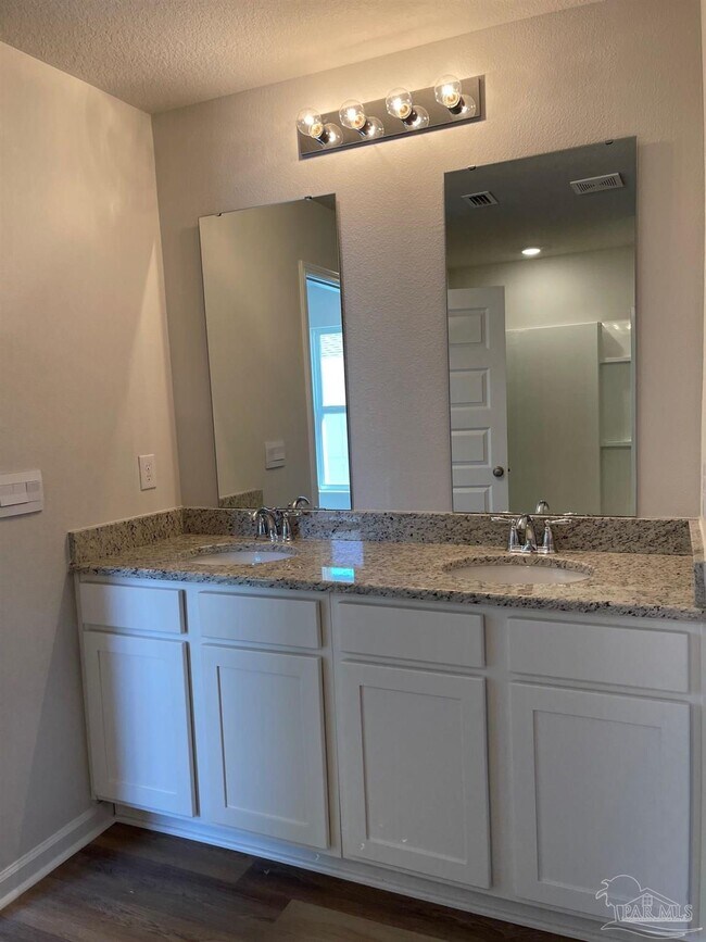 Building Photo - 10942 Blacktail Loop