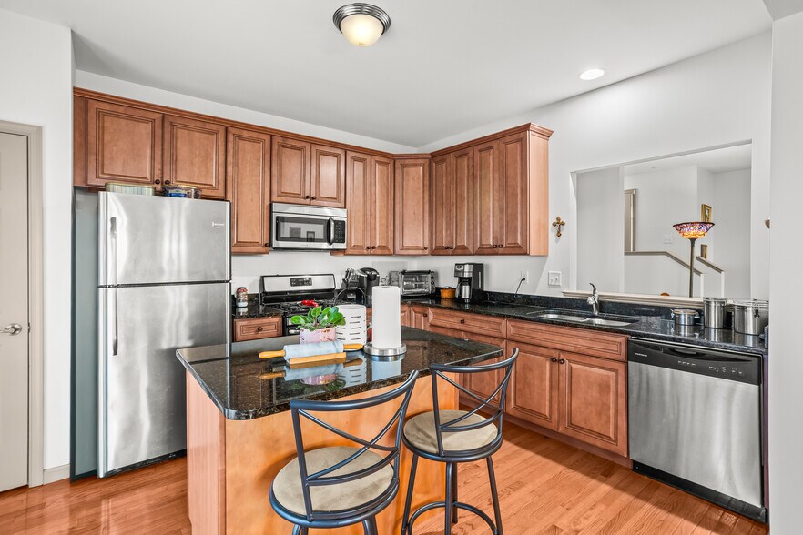 Building Photo - 14 Indiana Cir