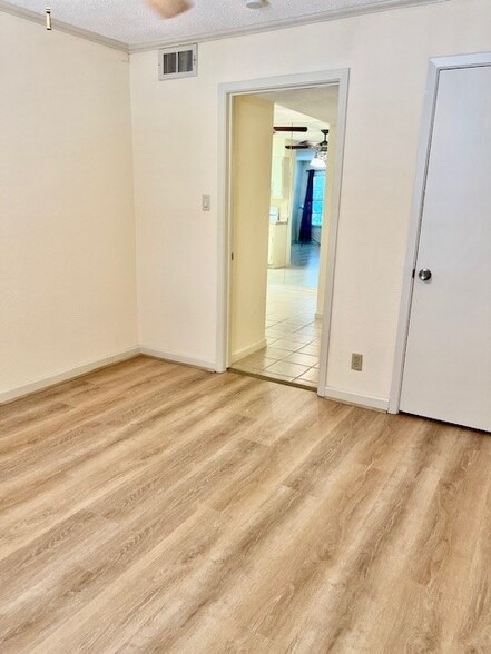 Building Photo - 606 Marshall St