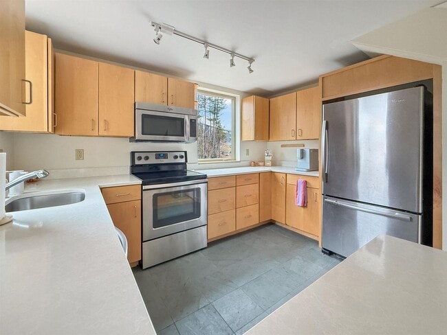 Building Photo - 15 Gile Dr