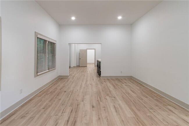 Building Photo - 651 Briarleigh Way