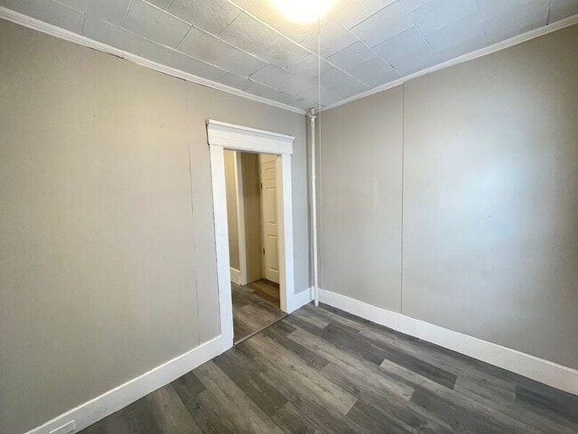 Building Photo - 325 Amherst St