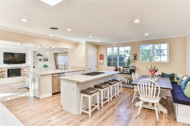 Building Photo - 15061 Drake Ln