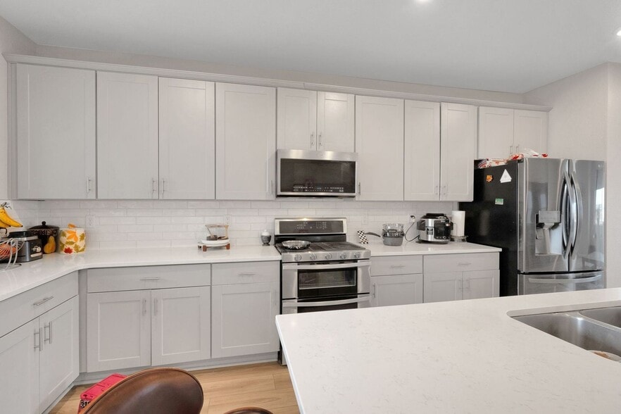 Building Photo - 16582 Shoshone Pl