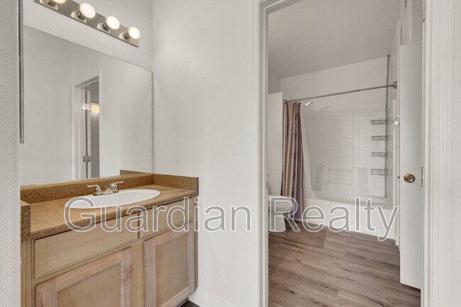 Building Photo - 8250 N Grand Canyon Dr
