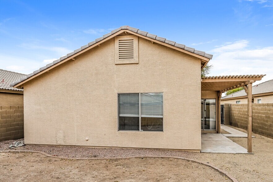 Building Photo - 11338 W Crestbrook Dr