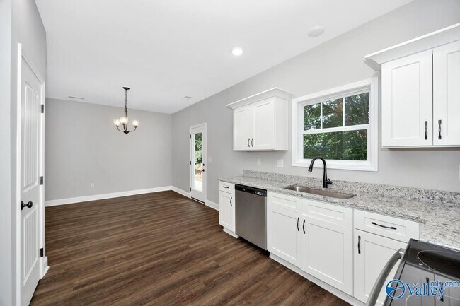 Building Photo - 1713 Golf Club Ln NW