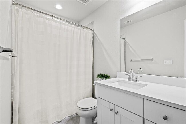 Building Photo - 5402 Golden Canary Ln