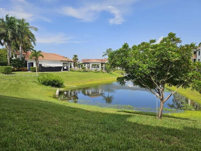 Building Photo - 207 Villa Cir