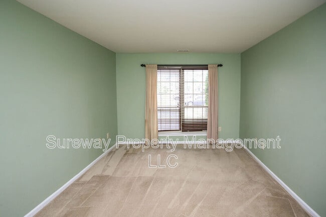 Building Photo - 315 Steeplechase Ct