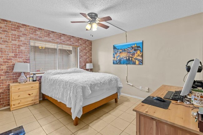 Building Photo - 12102 Walden Woods Dr