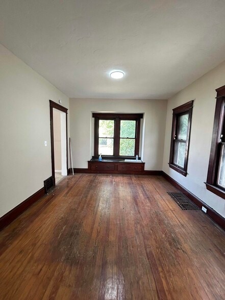 Building Photo - 3344 W 44th St