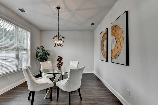 Building Photo - 2017 Yvette Wy