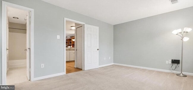 Building Photo - 3569 Plumtree Dr