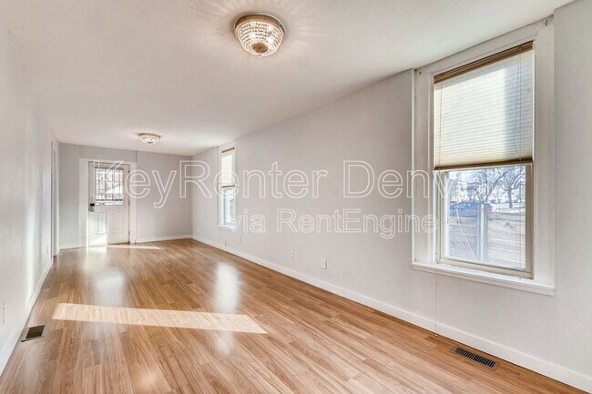 Building Photo - 3341 Lawrence St