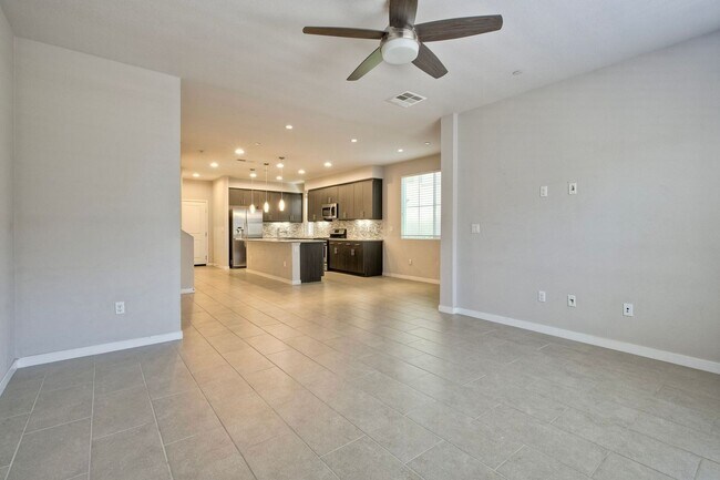 Building Photo - 3 Br/2.5 Ba w Loft and 2 car attached gara...