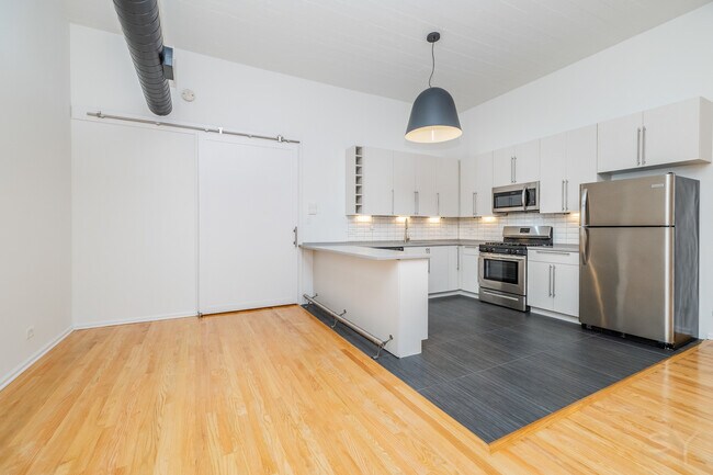 Building Photo - 1021 S State St