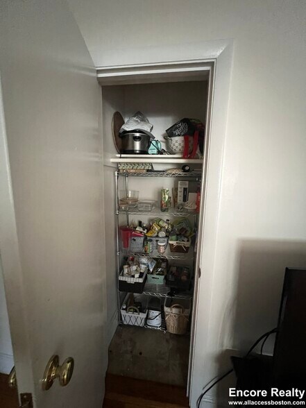 Building Photo - 202 St Paul St