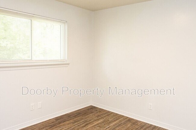 Building Photo - 2027 Lee St