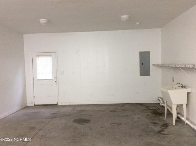 Building Photo - 104 Heather Glenn Cir