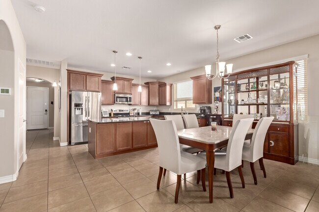 Building Photo - 729 W Silver Reef Dr