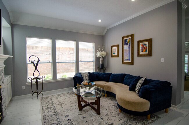 Building Photo - 1211 Campton Ct
