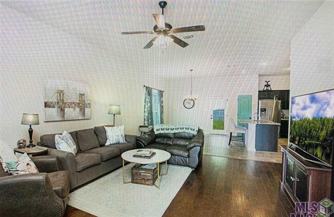 Building Photo - 715 Northbrook Dr