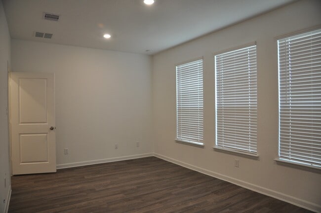 Building Photo - 32327 Melbrooke Dr